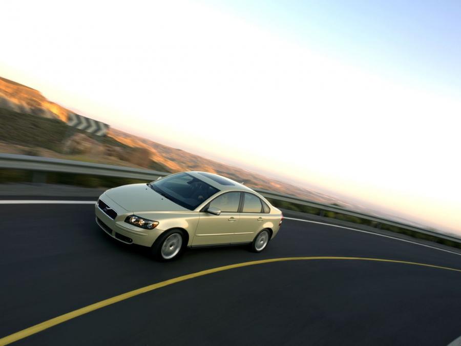  Volvo S40 2011 года  (фото 7 из 10)